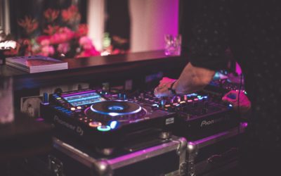 The Ultimate List of Last Dance Wedding Songs